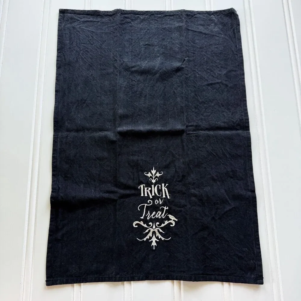 Halloween Hand Towels Set “Witches Brew” “Trick or Treat” Festive Kitchen Decor